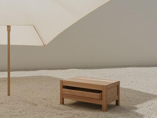 여름 해변의 파라솔 아래 서랍형 수납 벤치, 가구, 해변 분위기